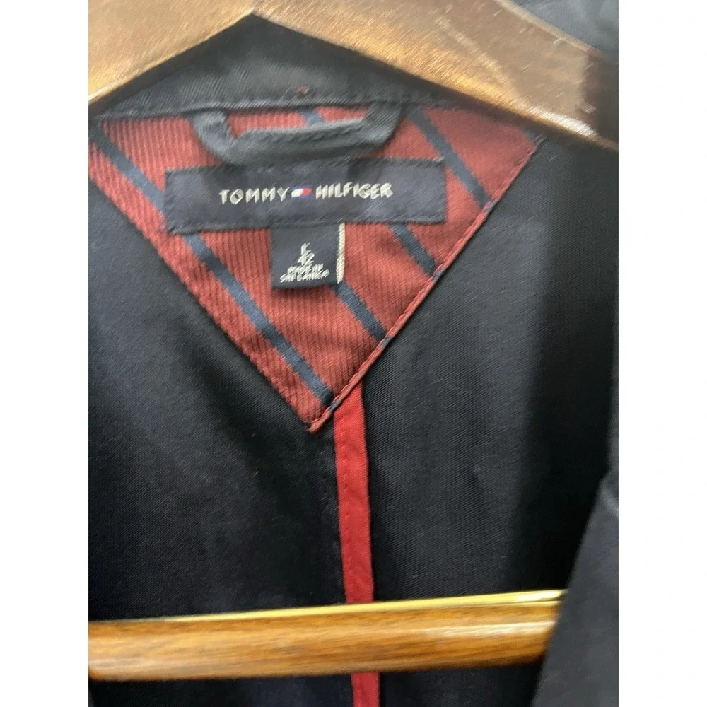 Tommy Hilfiger Men's Two Button Sport Coat Blazer Jacket Wool Navy Blue Size 42L
